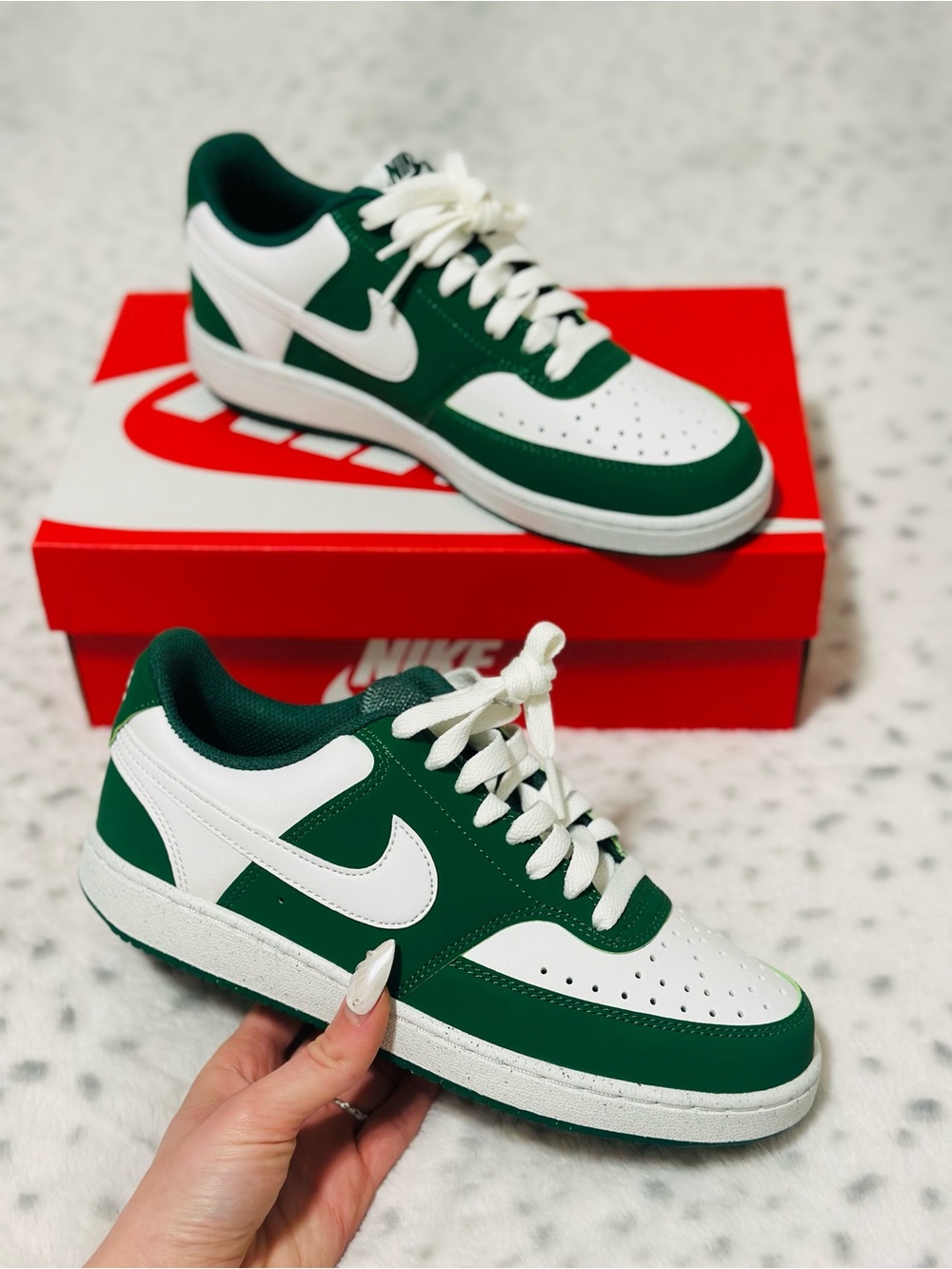 💚NEW💚 Nike Court Vision Low Sneakers Women’s Size 7 White Green Casual Shoes